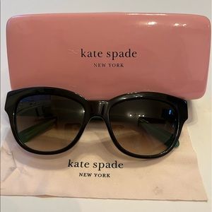 Sunglasses womens Kate Spade Black frame/ green inner